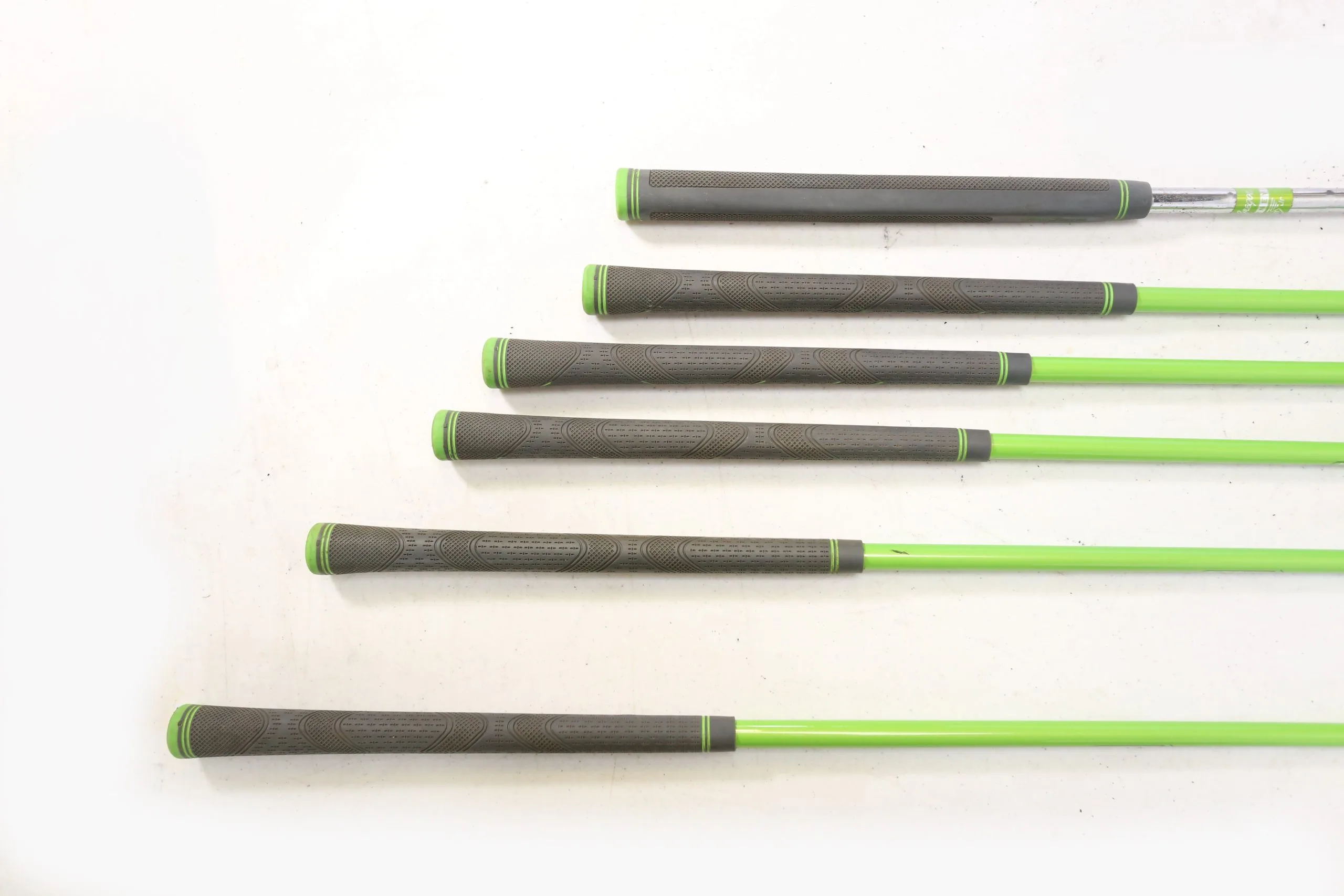 MacGregor MT JR 1W, 4H, 5, 7 W, Putter RH Kids Club Set W/ Bag 12 MacGregor MT JR 1W, 4H, 5, 7 W, Putter RH Kids Club Set W/ Bag - Image 10