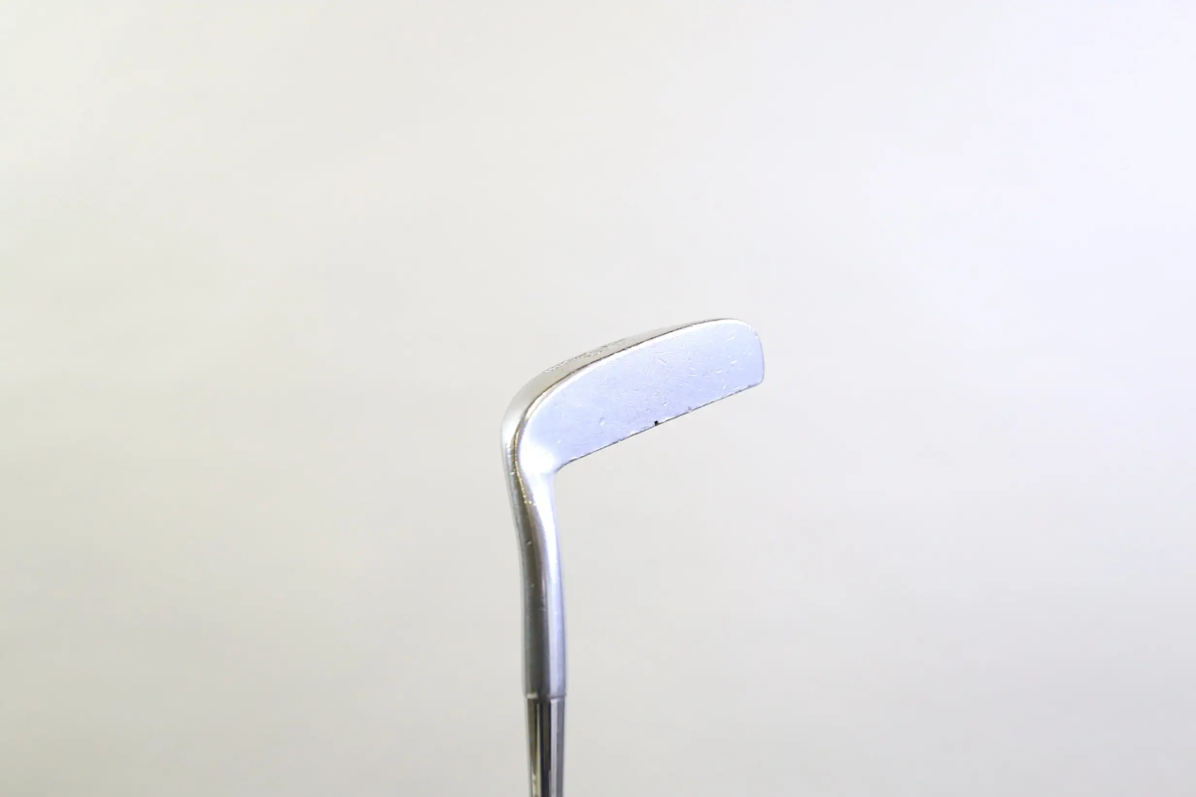 Wilson 8813 Putter RH 34 In Steel Shaft Tour Wrap Grip Blade 5 Wilson 8813 Putter RH 34 In Steel Shaft Tour Wrap Grip Blade - Image 3