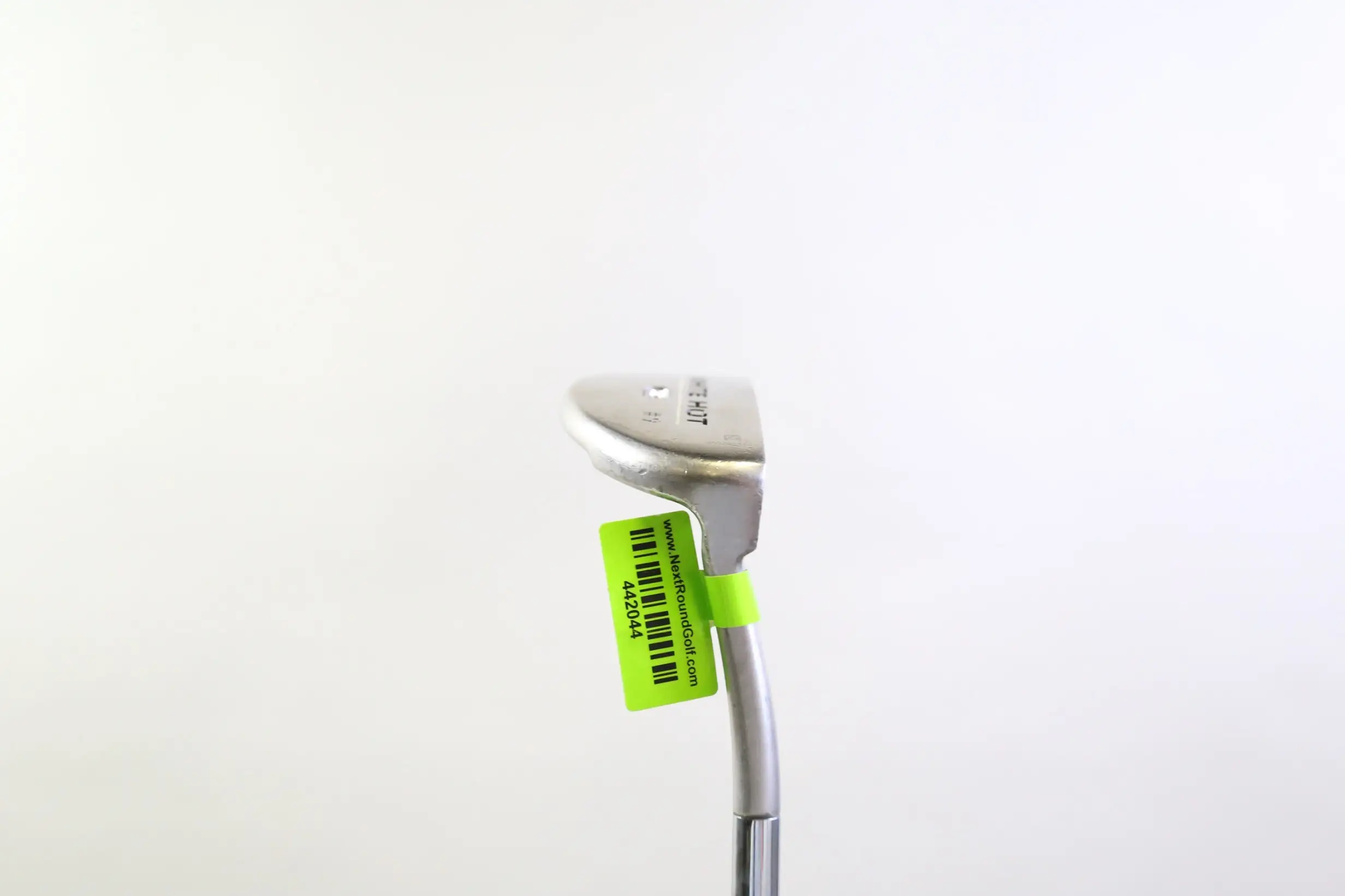 Odyssey White Hot XG #9 Putter RH 33.25 In Steel Shaft Oncourse Grip Mid-Mallet 4 Odyssey White Hot XG #9 Putter RH 33.25 In Steel Shaft Oncourse Grip Mid-Mallet - Image 2