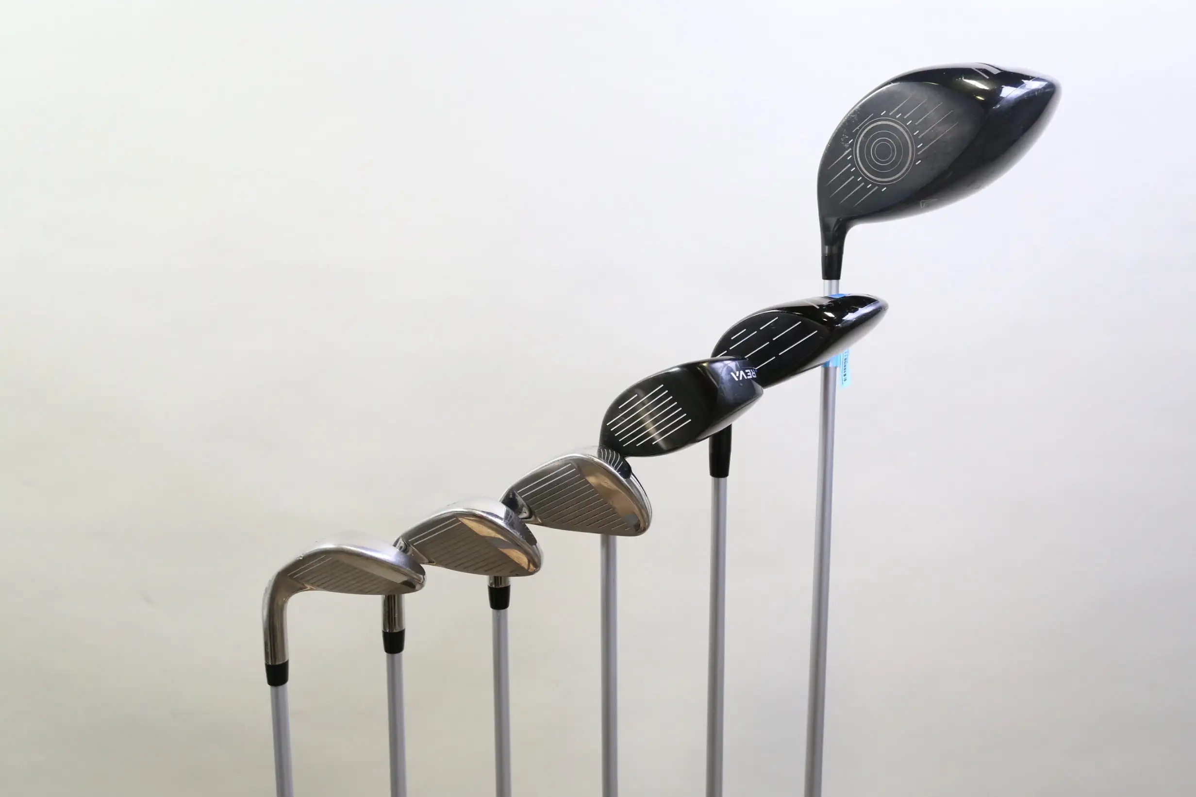 Callaway REVA Driver, 5w, 5H, 7, 9, SW Club Set RH Graphite Ladies Flex 4 Callaway REVA Driver, 5w, 5H, 7, 9, SW Club Set RH Graphite Ladies Flex - Image 2