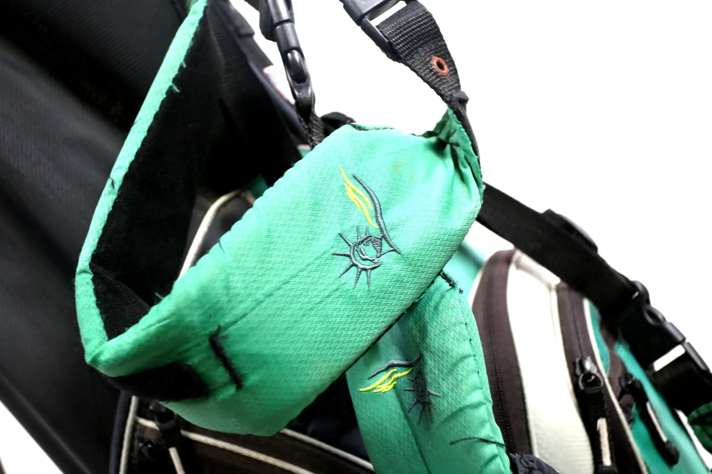 Club Glove Stand Golf Bag 7 Dividers 8 Pockets Shoulder Strap Green/Black 9 Club Glove Stand Golf Bag 7 Dividers 8 Pockets Shoulder Strap Green/Black - Image 7