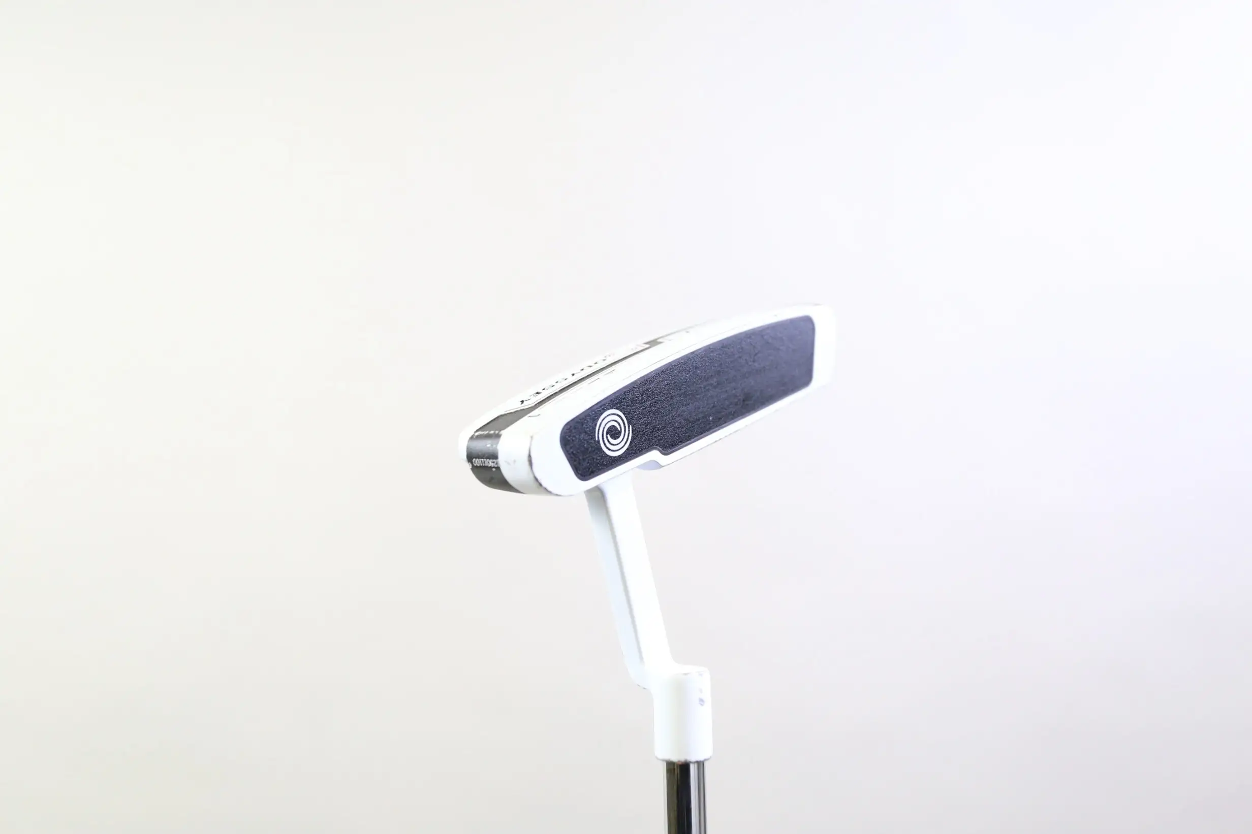 Odyssey Versa #1 White Putter RH 34 In Steel Shaft Oncourse Grip Blade 5 Odyssey Versa #1 White Putter RH 34 In Steel Shaft Oncourse Grip Blade - Image 3