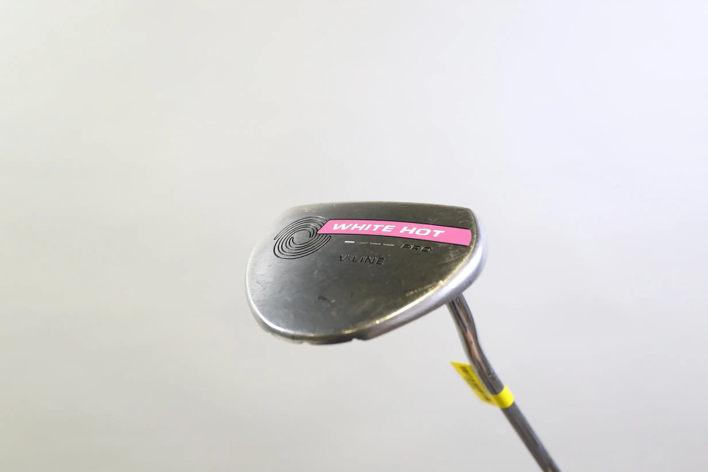 Odyssey White Hot Pro V-Line Putter RH 33.5 In Odyssey Steel Shaft & Grip 3 Odyssey White Hot Pro V-Line Putter RH 33.5 In Odyssey Steel Shaft & Grip