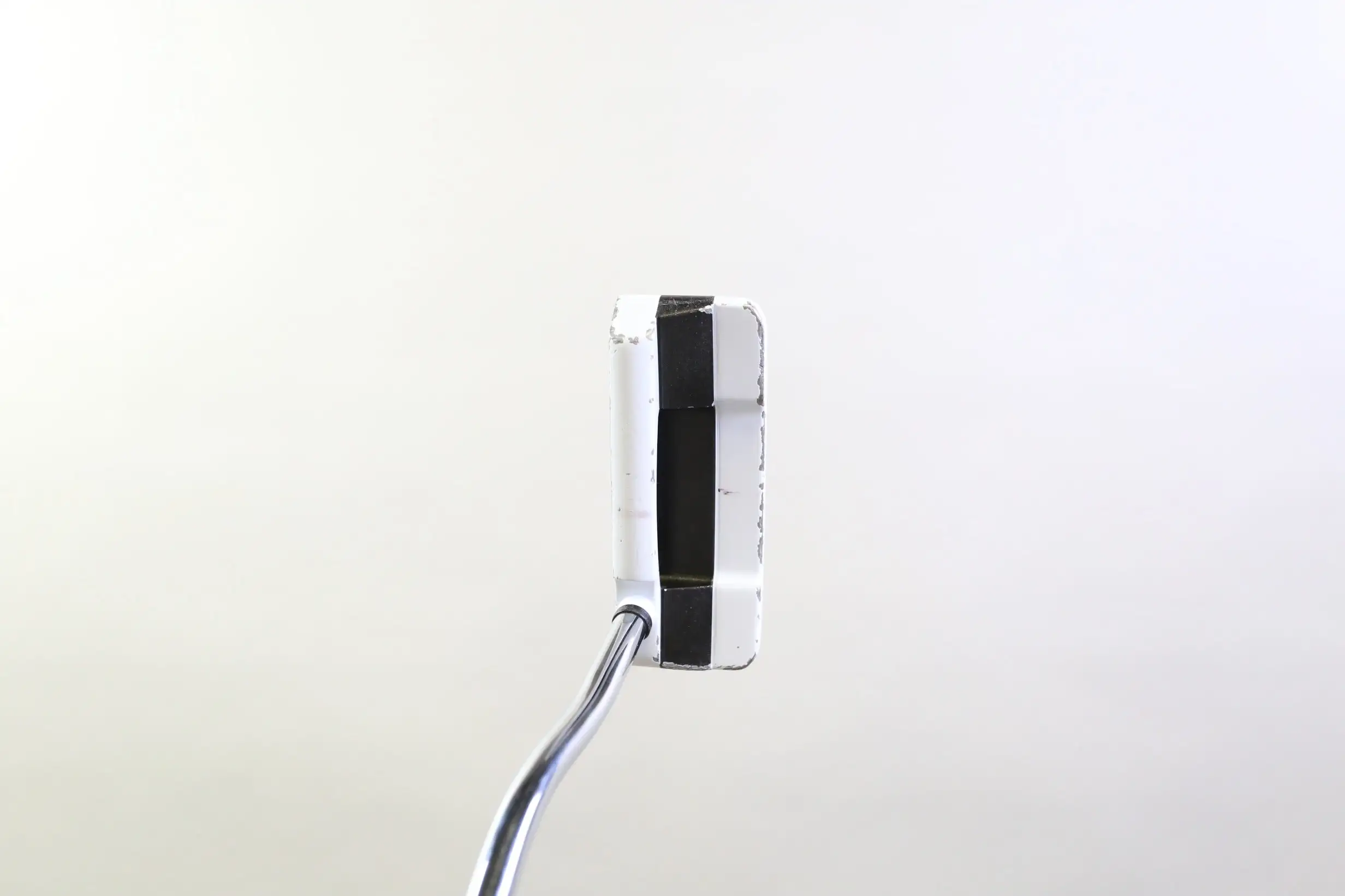 Odyssey Versa #1 Wide White Putter RH 35 In Steel Shaft Oncourse Grip Mid-Mallet 8 Odyssey Versa #1 Wide White Putter RH 35 In Steel Shaft Oncourse Grip Mid-Mallet - Image 6