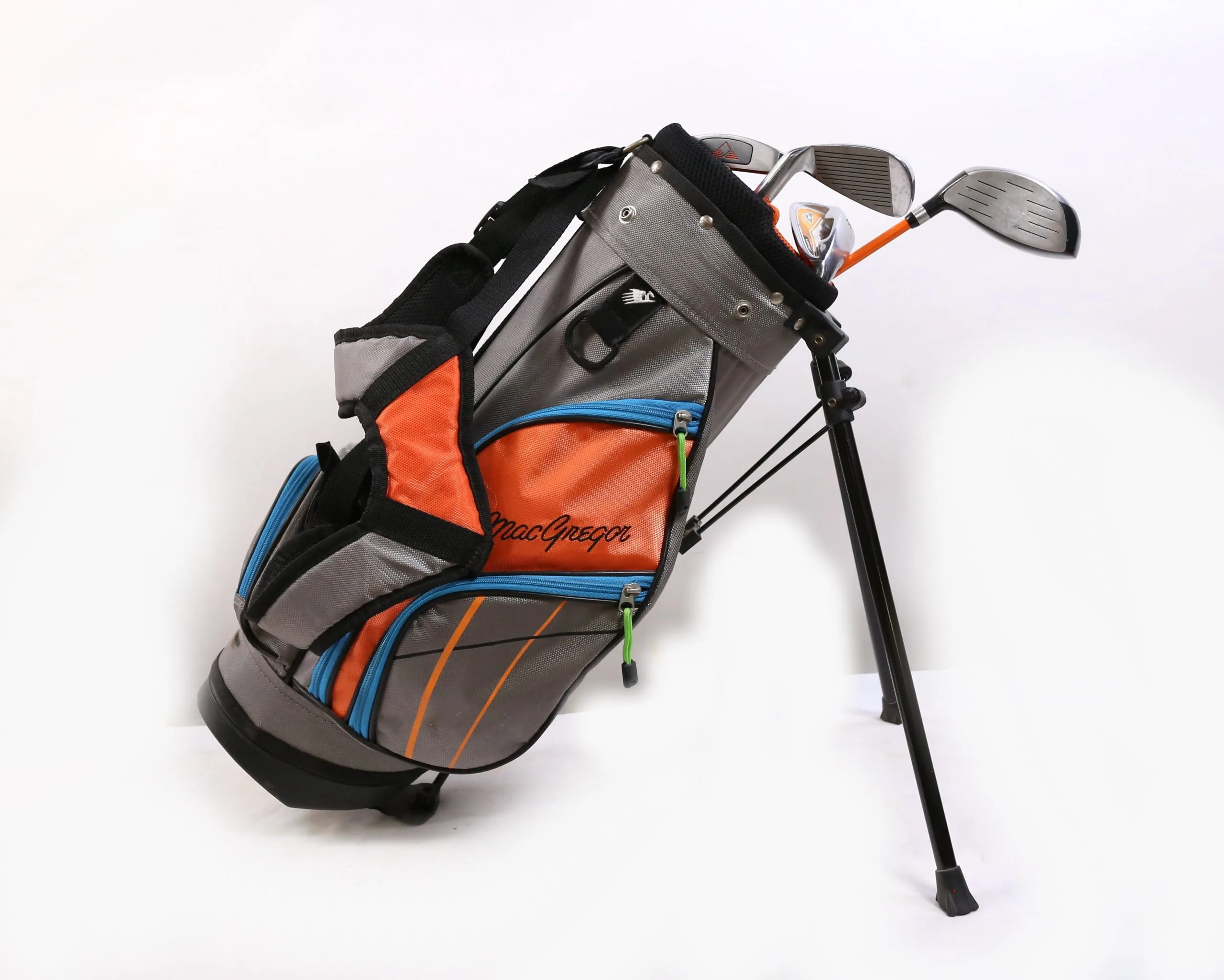 MacGregor 1W, 7, W, Putter RH Kids Club Set W/ Bag 3 MacGregor 1W, 7, W, Putter RH Kids Club Set W/ Bag - Image 2