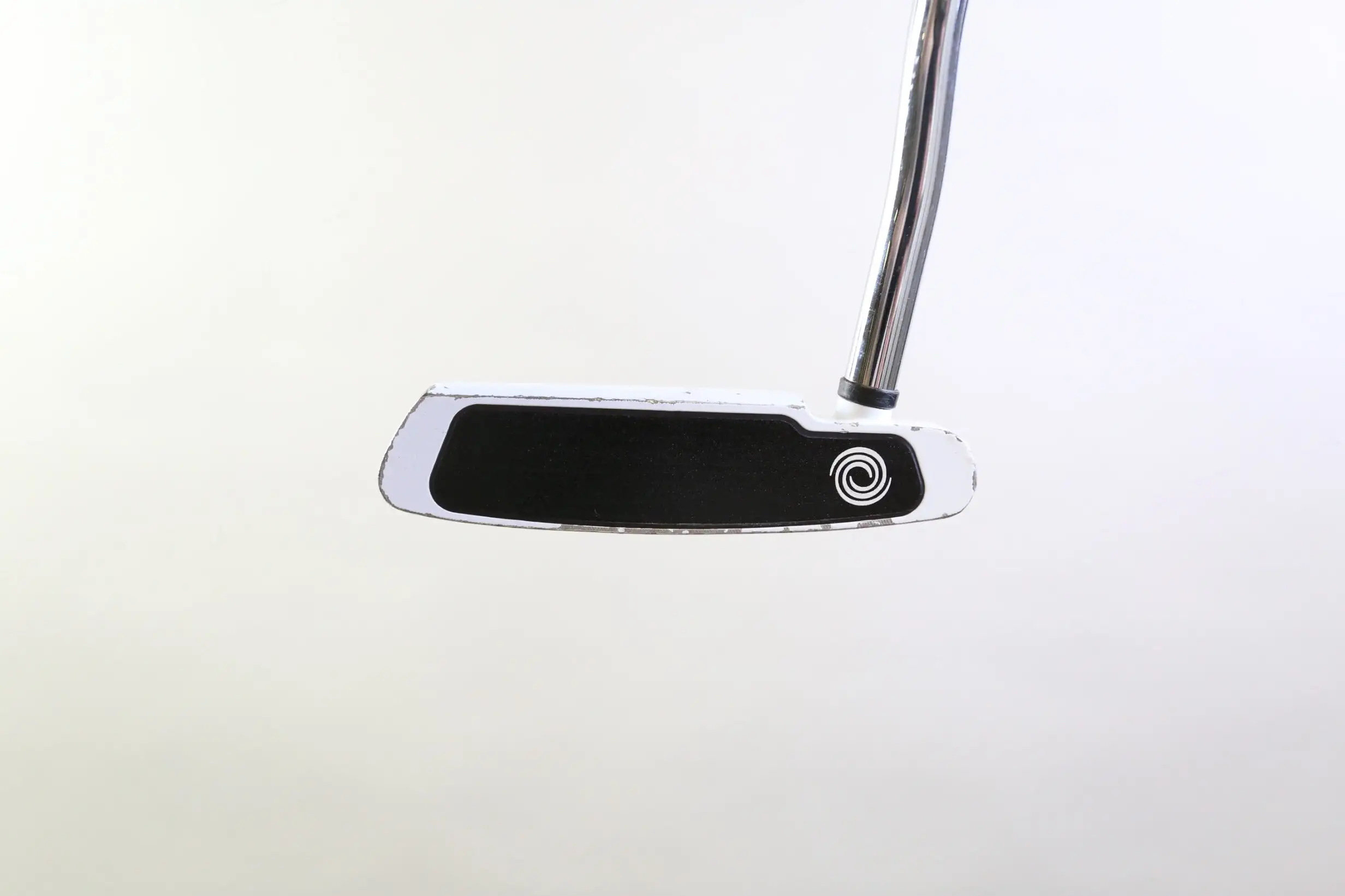 Odyssey Versa #1 Wide White Putter RH 35 In Steel Shaft Oncourse Grip Mid-Mallet 6 Odyssey Versa #1 Wide White Putter RH 35 In Steel Shaft Oncourse Grip Mid-Mallet - Image 4