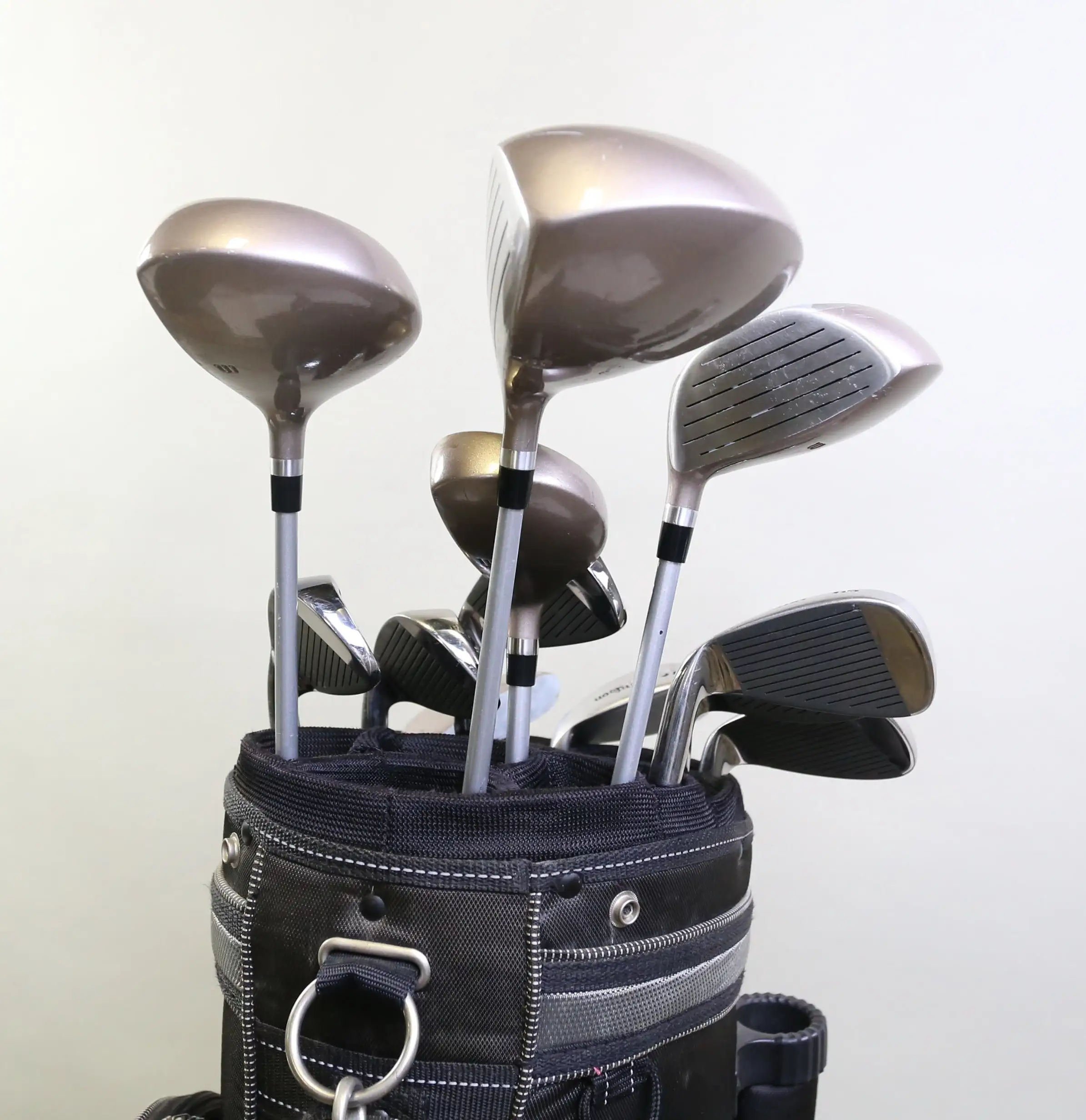 Wilson AX-7 Driver, 3w, 5w, 3H, 5-PW, SW, Putter Club Set W/ Bag RH Ladies Flex 6 Wilson AX-7 Driver, 3w, 5w, 3H, 5-PW, SW, Putter Club Set W/ Bag RH Ladies Flex - Image 4