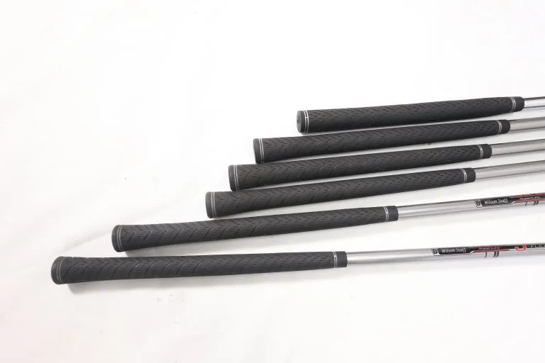 Wilson Staff FG Tour 1w, 3w, 7i, 9i, PW, Putter RH Kids Club Set Red Stand Bag 12 Wilson Staff FG Tour 1w, 3w, 7i, 9i, PW, Putter RH Kids Club Set Red Stand Bag - Image 10